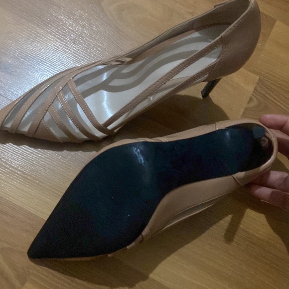 - Zara brand new pointed nude heels - Picture 3 of 4